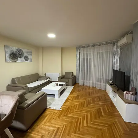 Large 2br - 6 Guests