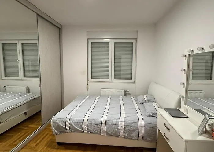 Large 2br - 6 Guests Apartment